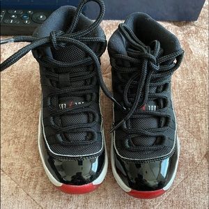 Jordan Bred 11s excellent condition!